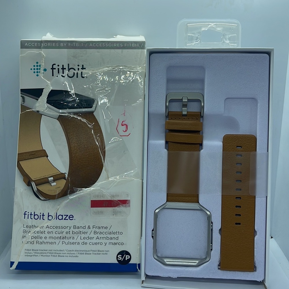 Brand new never worn Fitbit blaze leather band Small